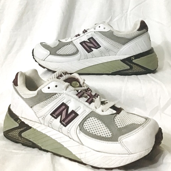 New Balance 1123 Motion Control Sneaker - Picture 1 of 12